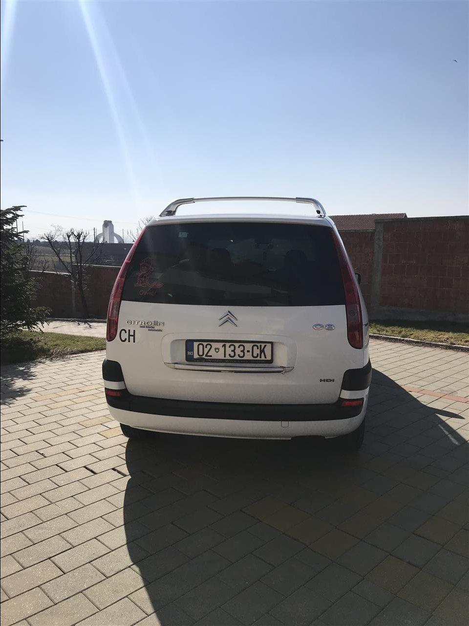 Citroen-C8