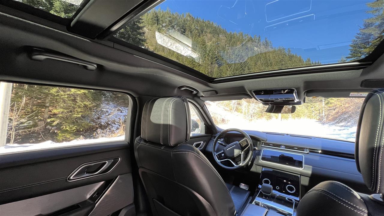 Range-Rover-Velar-R-DINAMIC-2021-