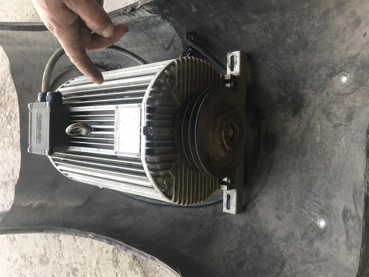 Elektro-motor