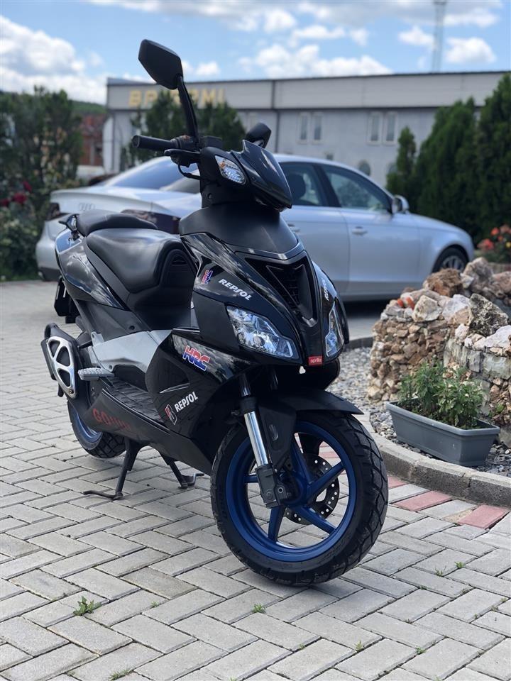 Aprila-Sr-50c