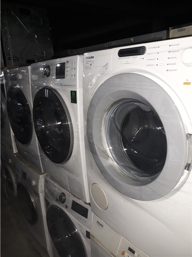 Lavatriqe miele