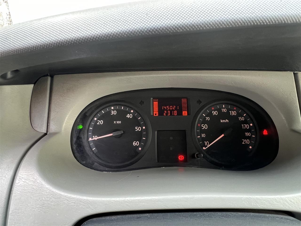 Renault-Trafic-