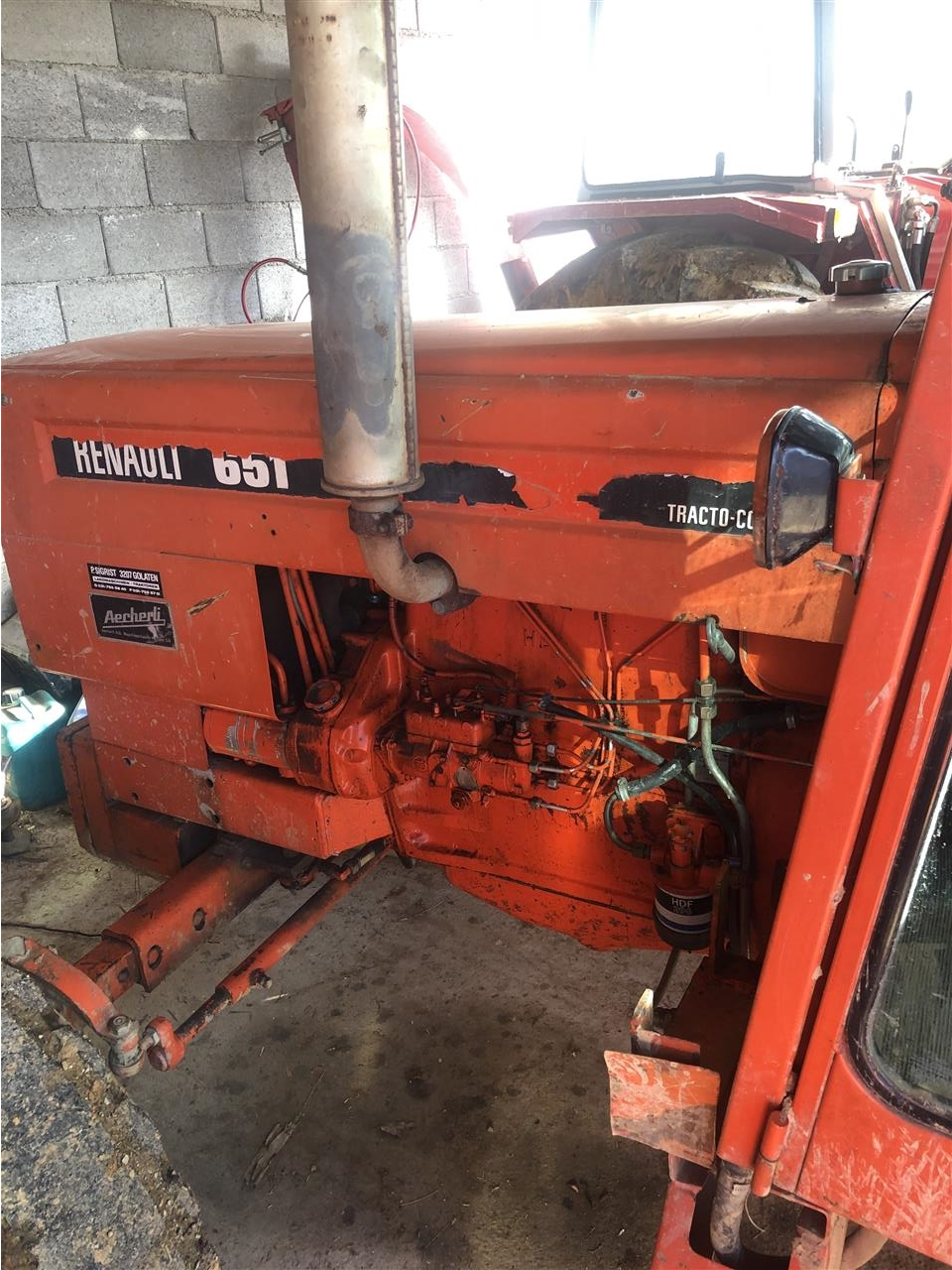 Traktor-Renault-651