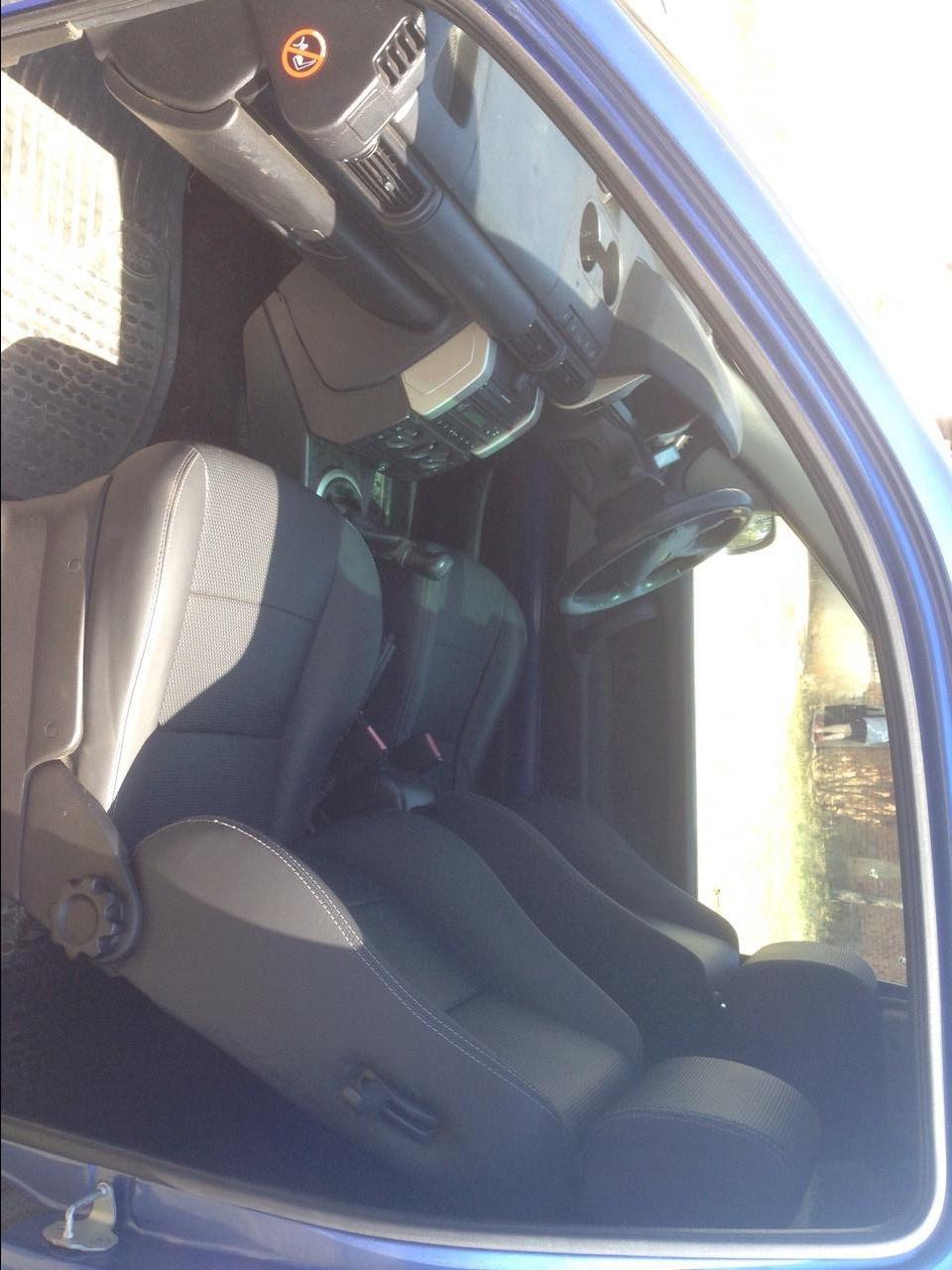 Land-Rover--freeload-