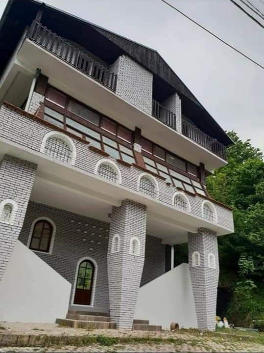Hotel-dhe-Restaurant