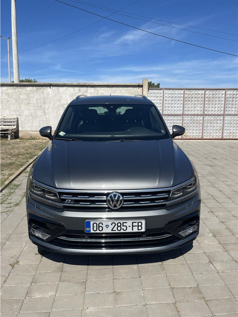 VW-Tiguan-R-Line-2-0-TDI