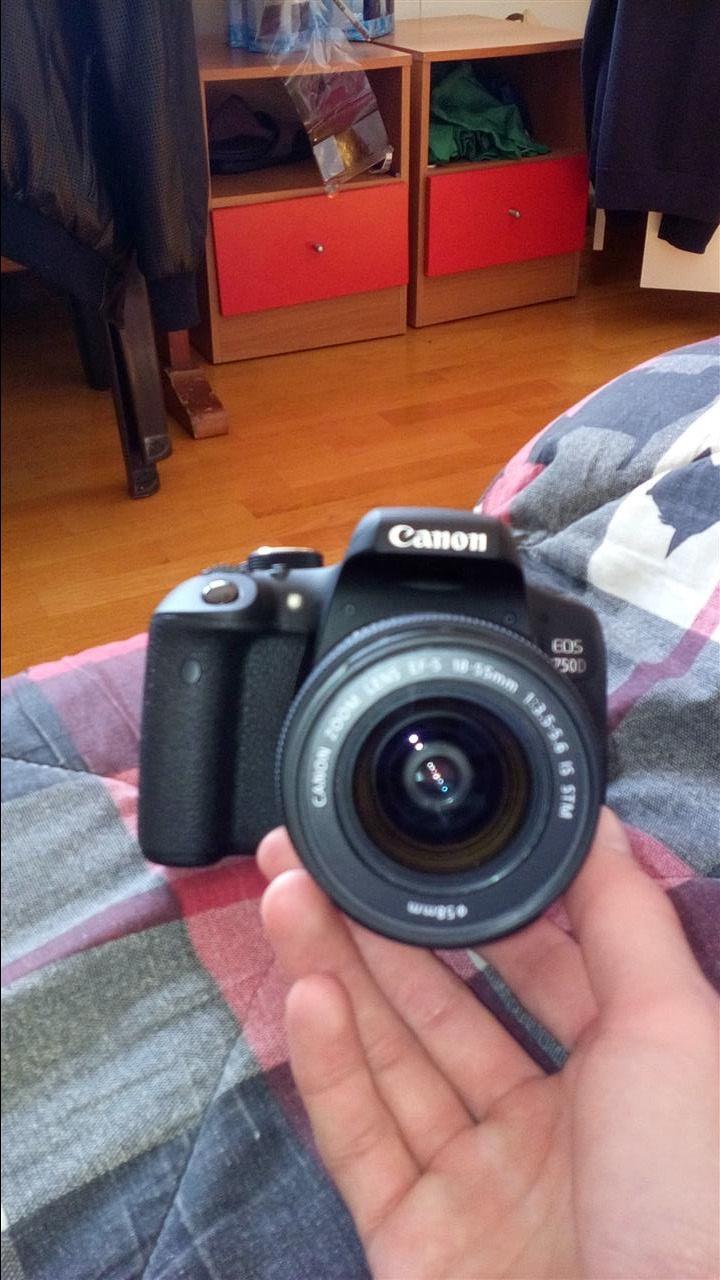 CANON-EOS-