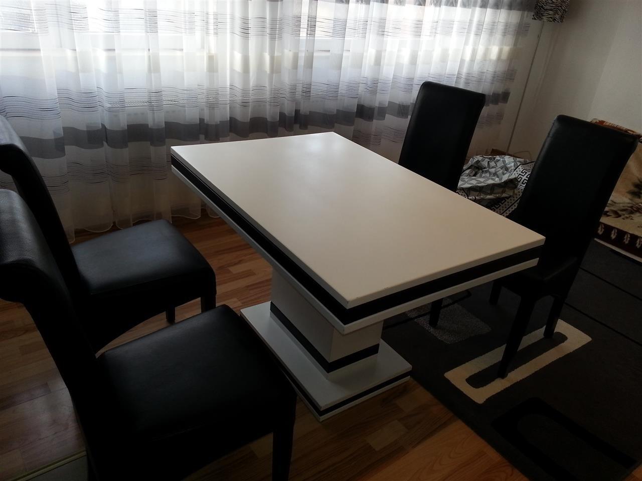 TAVOLINA-E-BUKES-
