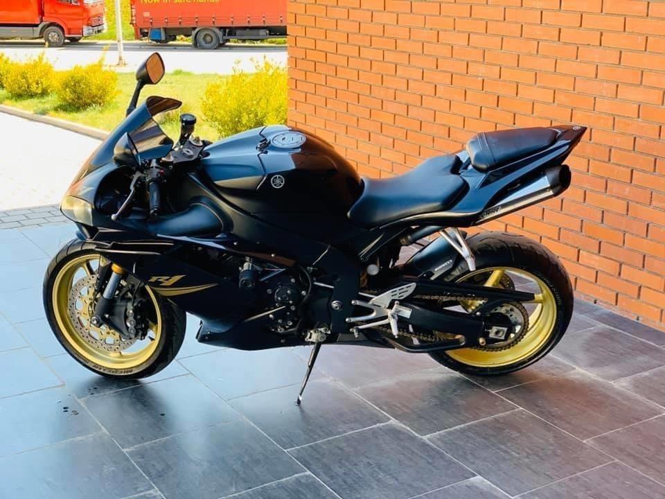 Yamaha-R1