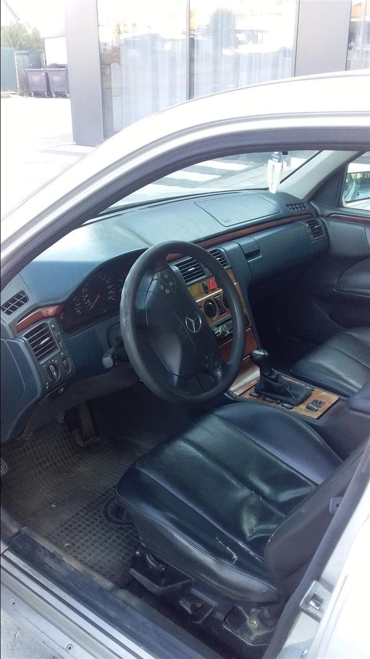 Mercedes-e-220-cdi