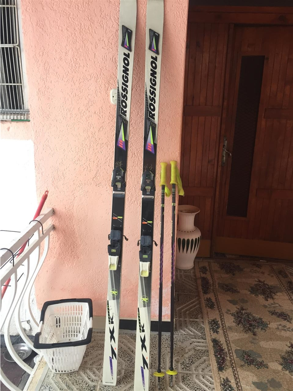 Skija