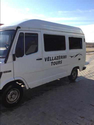 Shitet Minibusi me 15 ulse