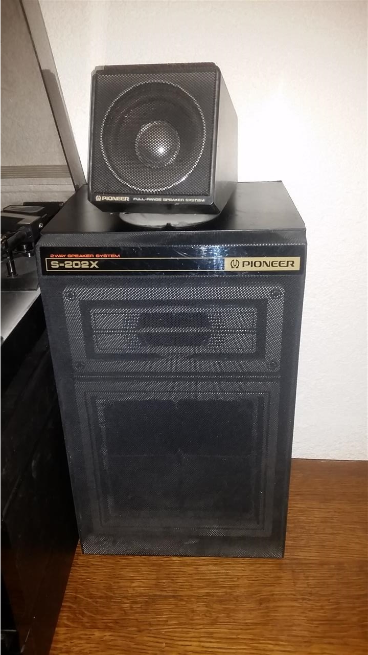 Shitet-Studio-Pioneer