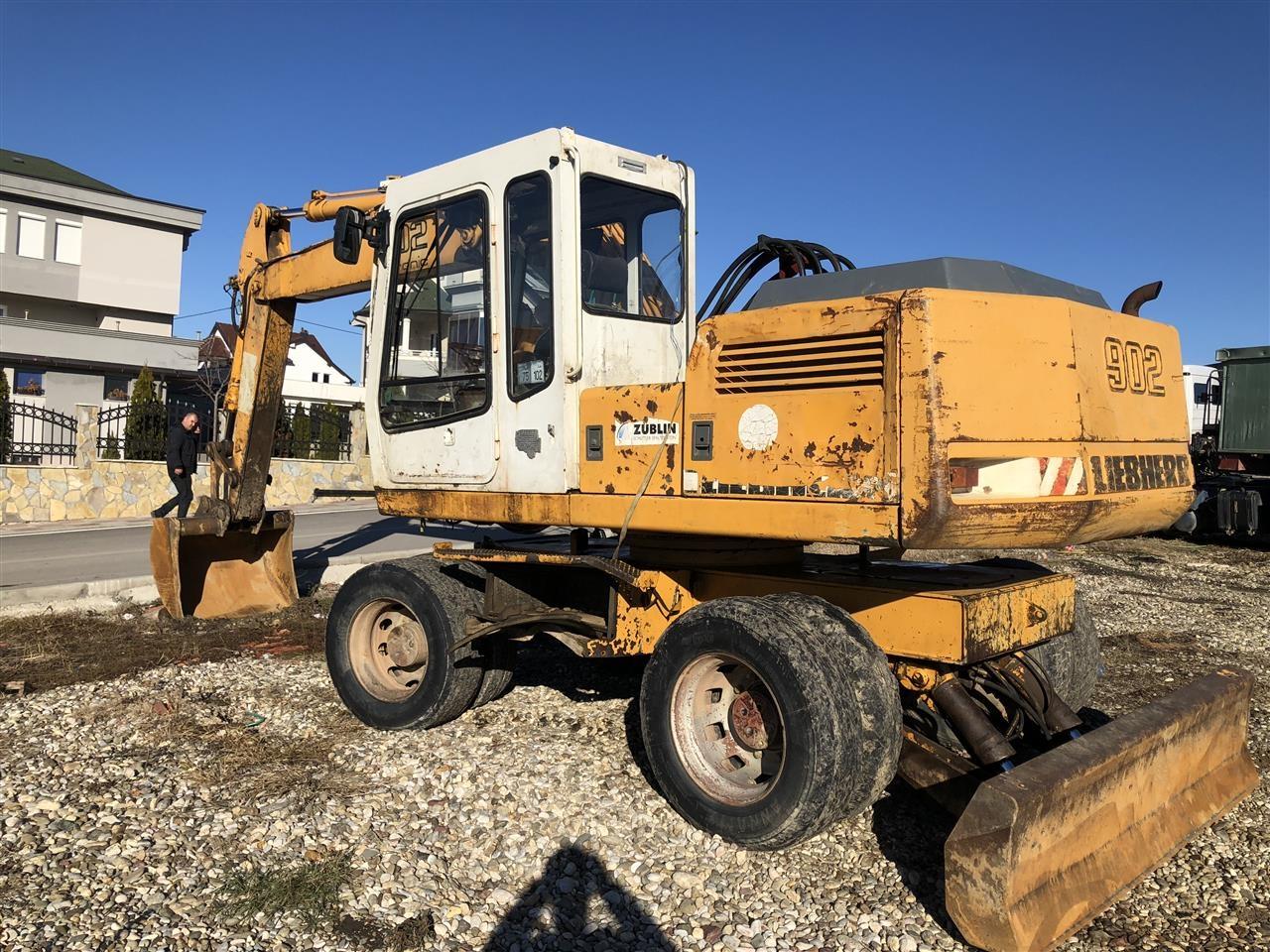 Liebherr-902