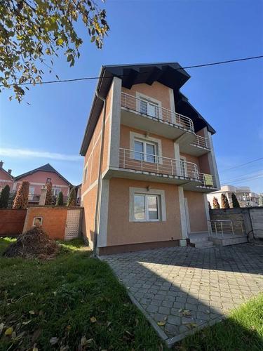 Ringa (Për Shitje dy Shtëpiat në rr,Zenel Hajdini)411/24