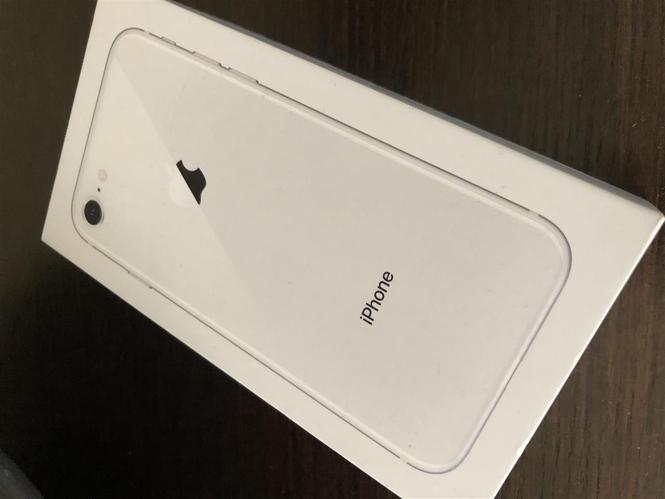 Shes iphone 8