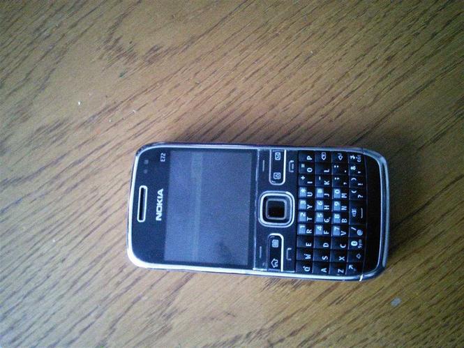 Nokia E 72