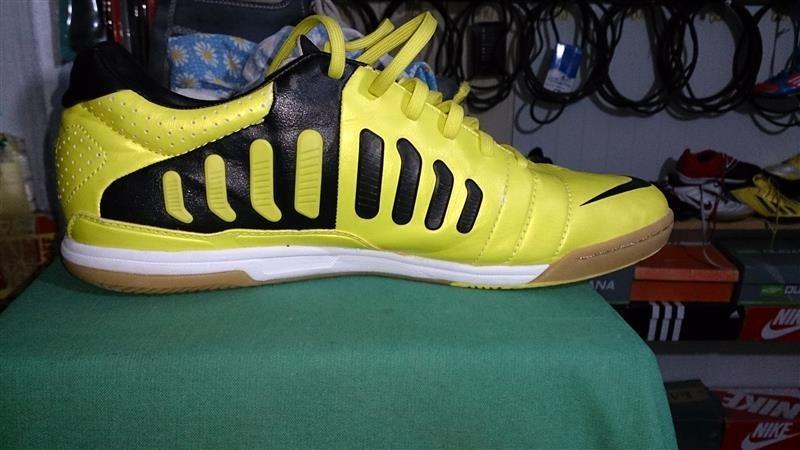 NIKE-