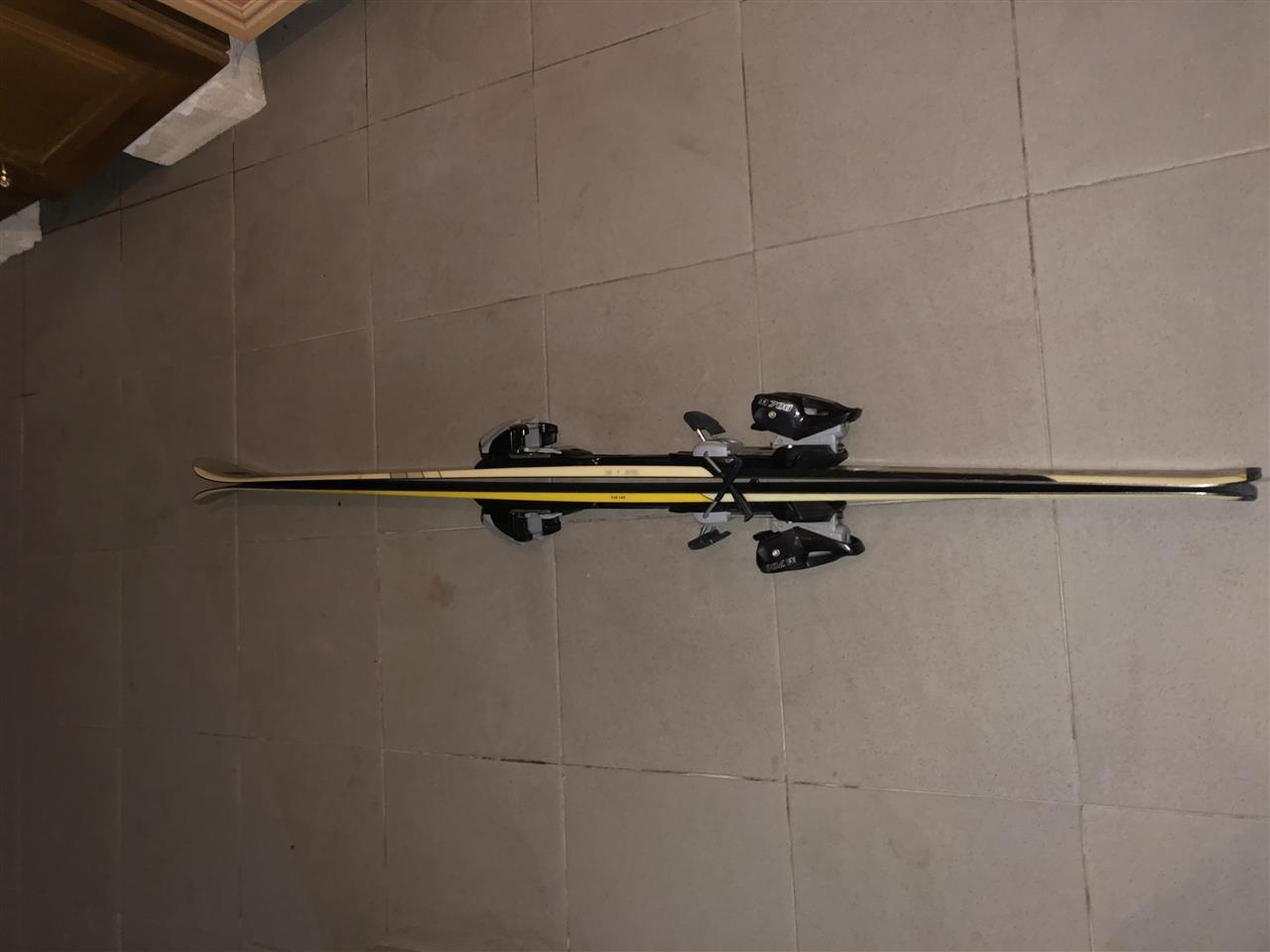 Skija