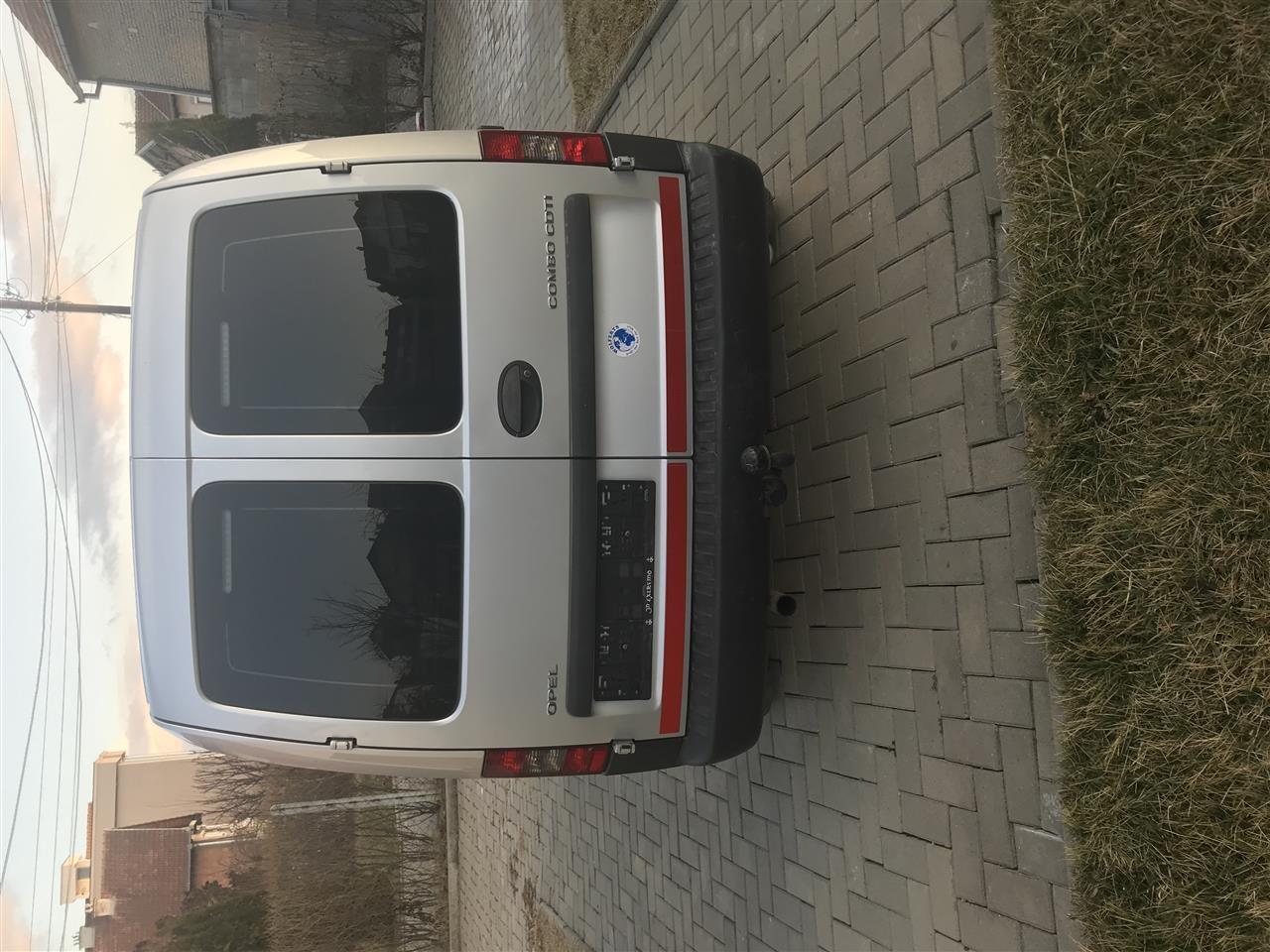 Opel-Combo-2010
