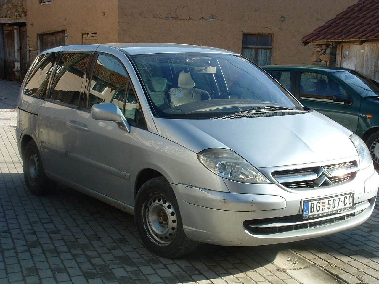 Shitje-Citroen-C8