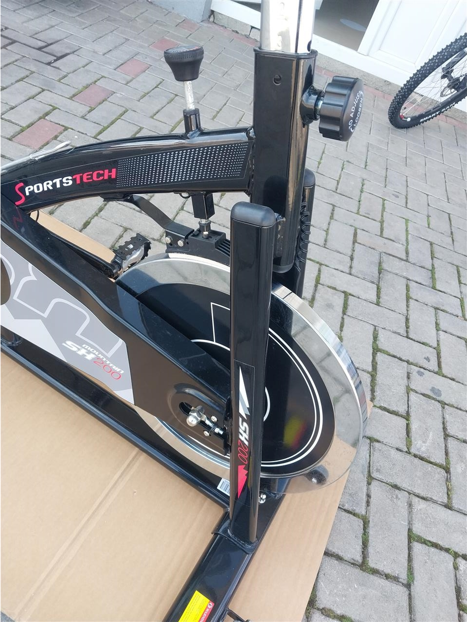 Biciklet-e-mbrendshme-mountain-sx-200-