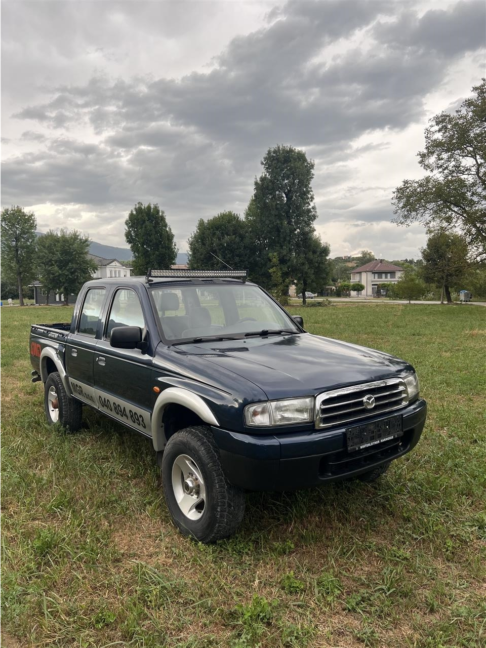 Mazda-B2500