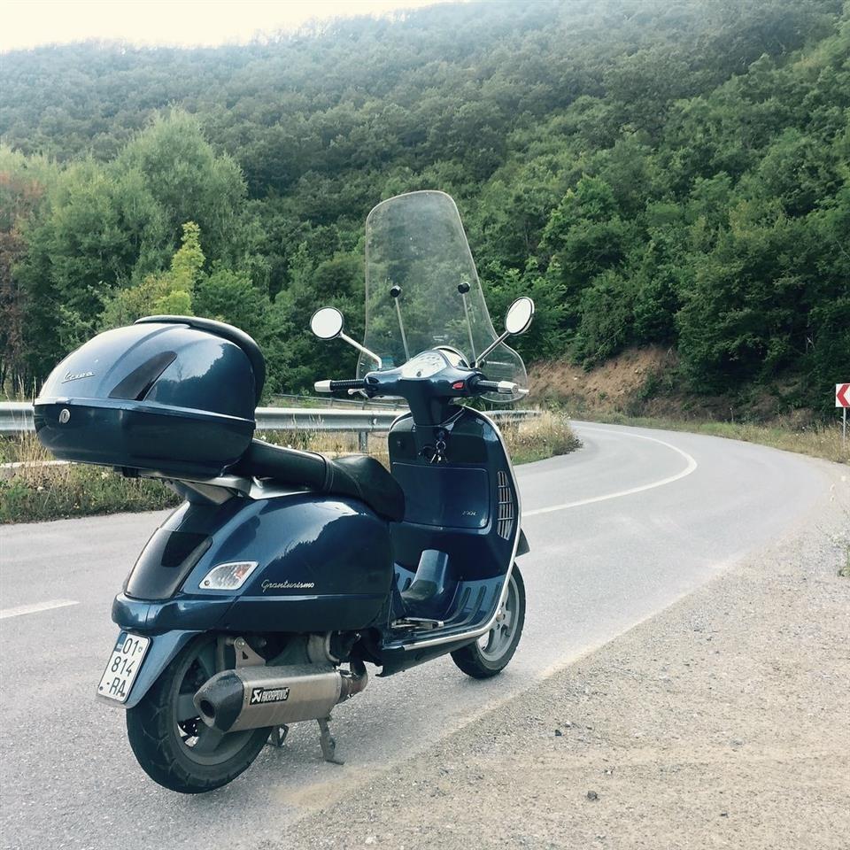 Shitet-AKRAPOVIČ