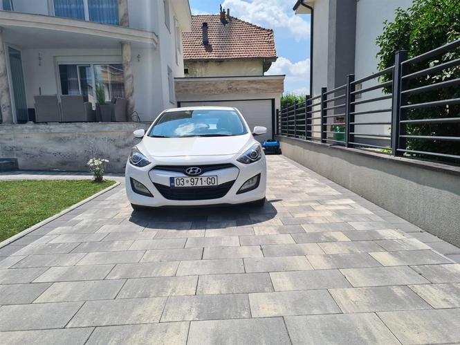 Veturë