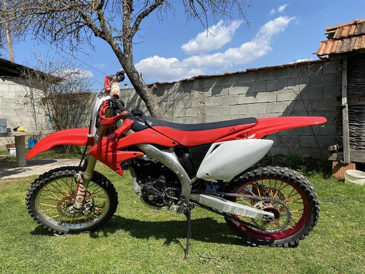 Honda 2025 crf 200cc