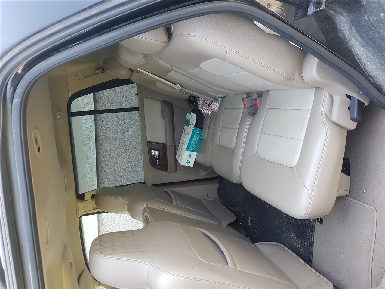 Ford--Expedition