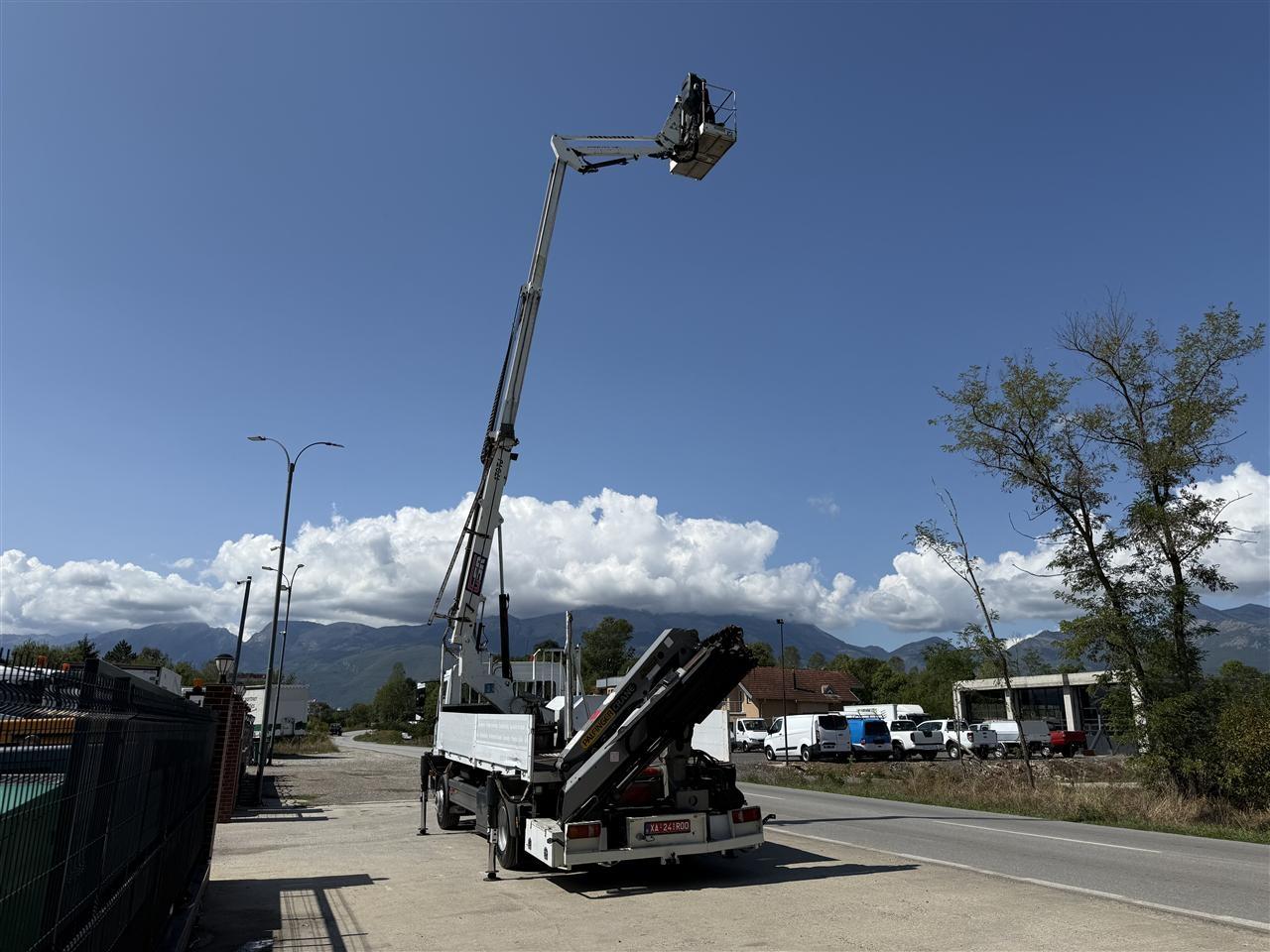 Mercedes-Benz-Atego-16-23-Kran-Korp-Lift-