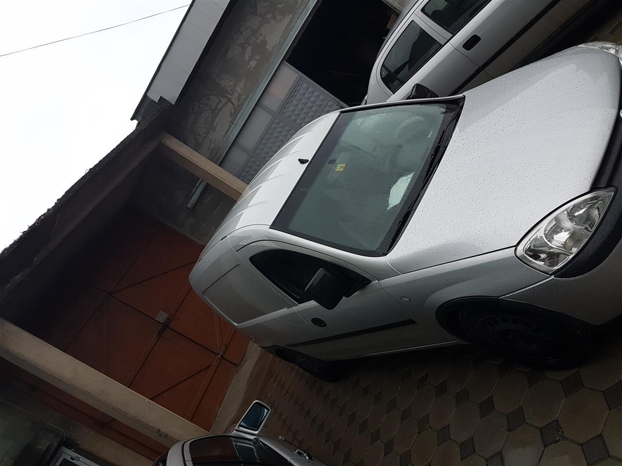 Opel-Combo--08