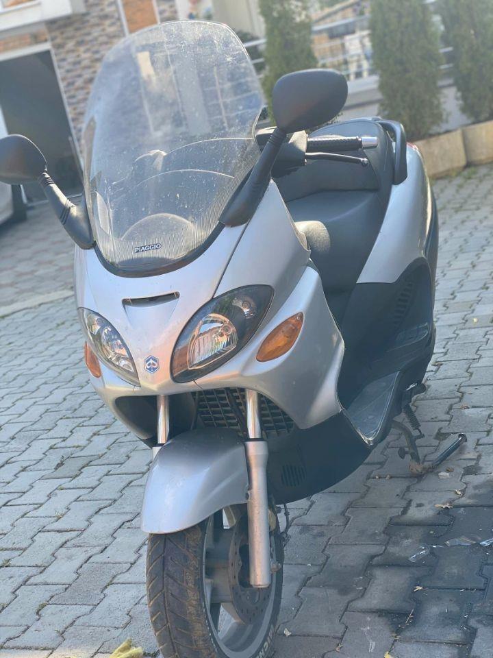 Piaggio-x9