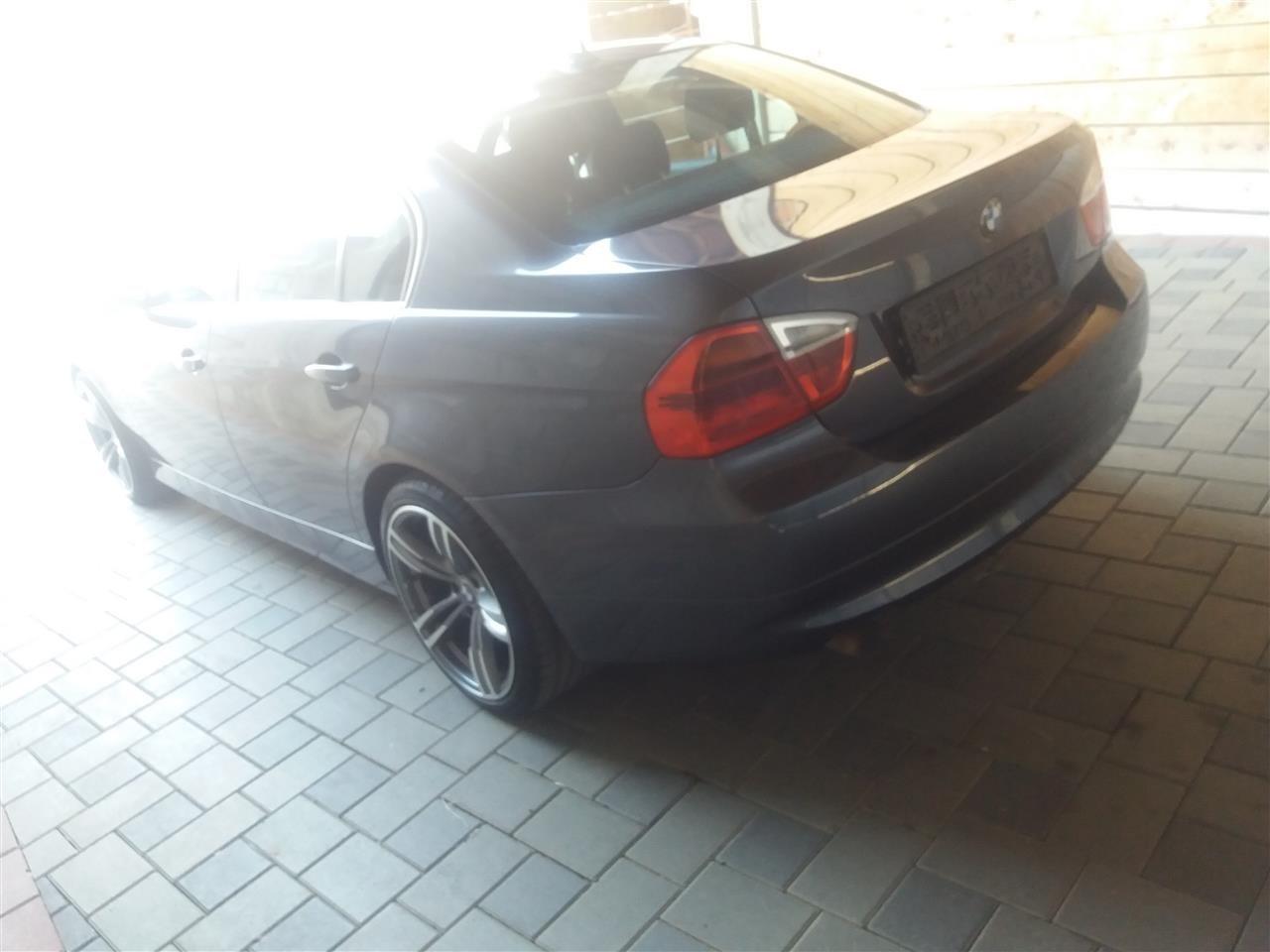BMW-320d-E90