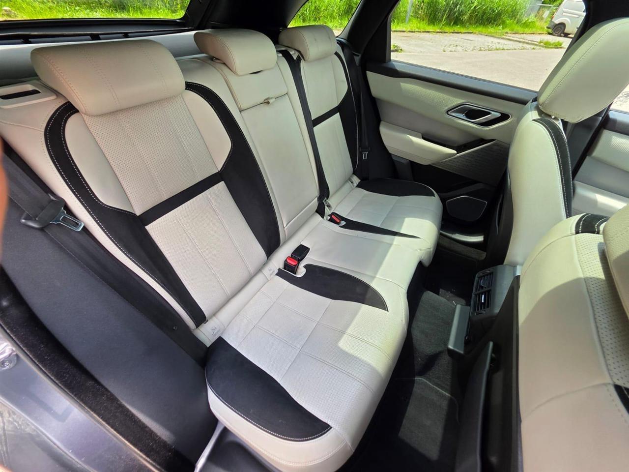 Shitet-Vetura-Range-Rover-Velar-D300--R-Dynamic-Nga-Gjermani