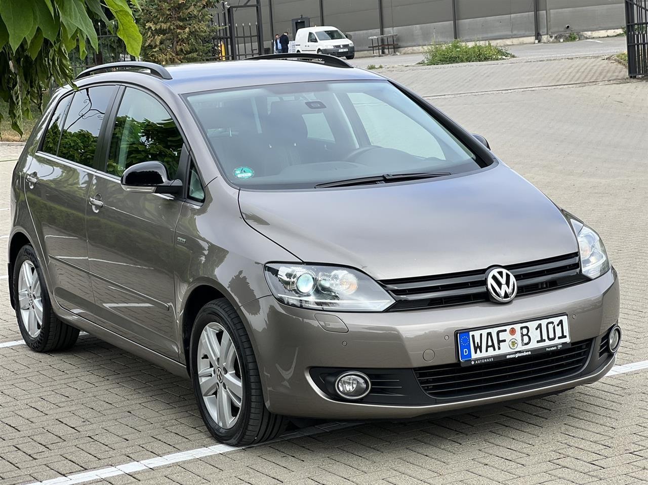 GOLF-6-PLUS