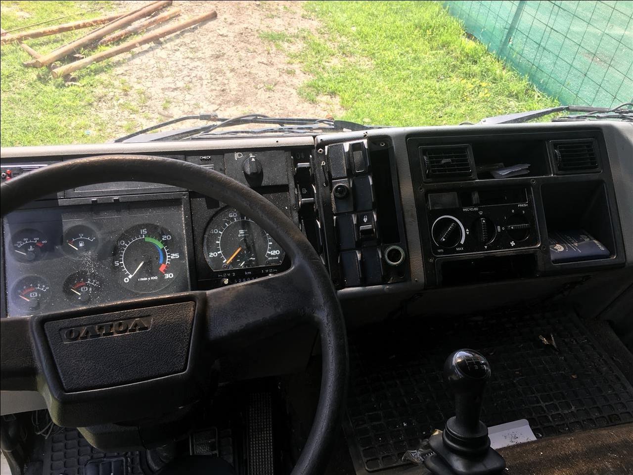 Kamjon-Volvo-