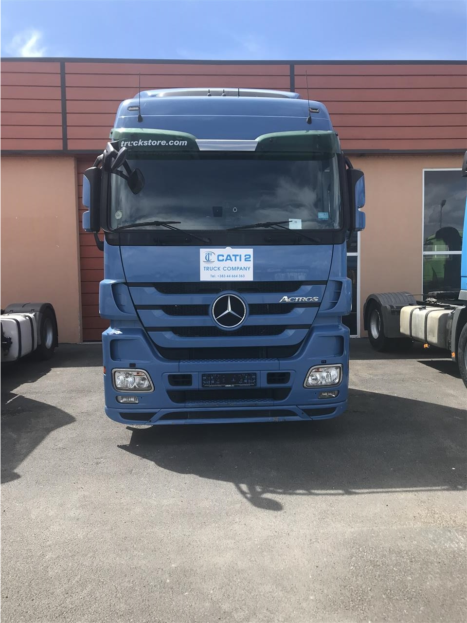 Mercedes-Actros-18-44