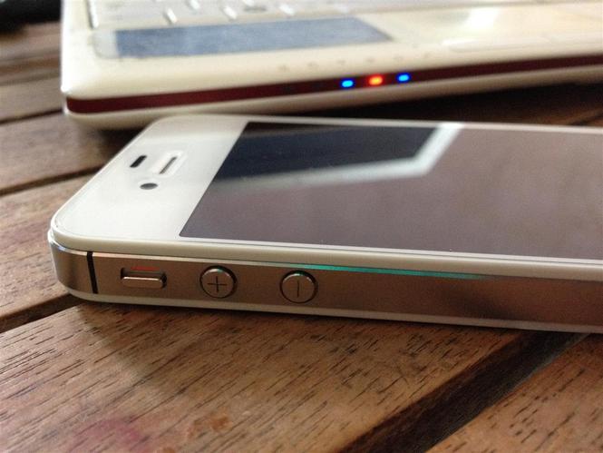 iPhone 4S 64GB 