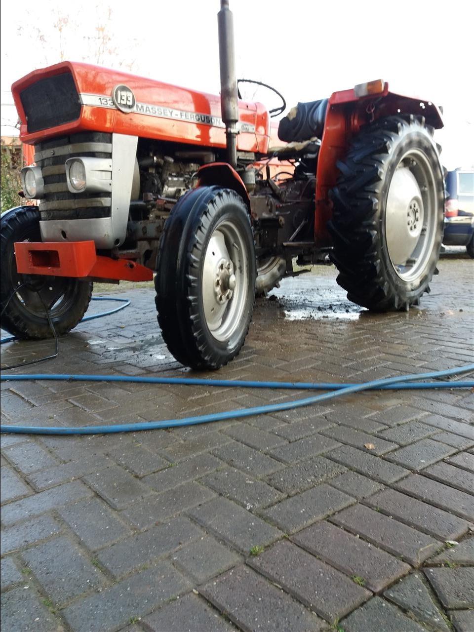 Massey-ferguson--133-