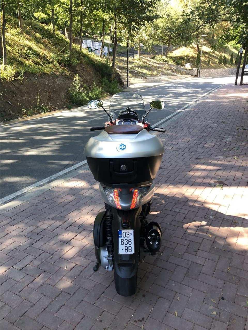 Piaggio-Beverly-350-ABS-ESP-