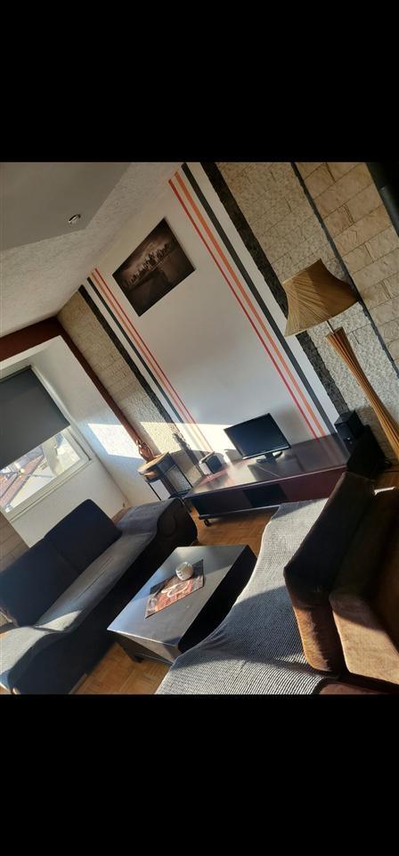 Shese-banesen-2-dhomeshe-me-2-terrasa-komplet-te-mobiluar-me