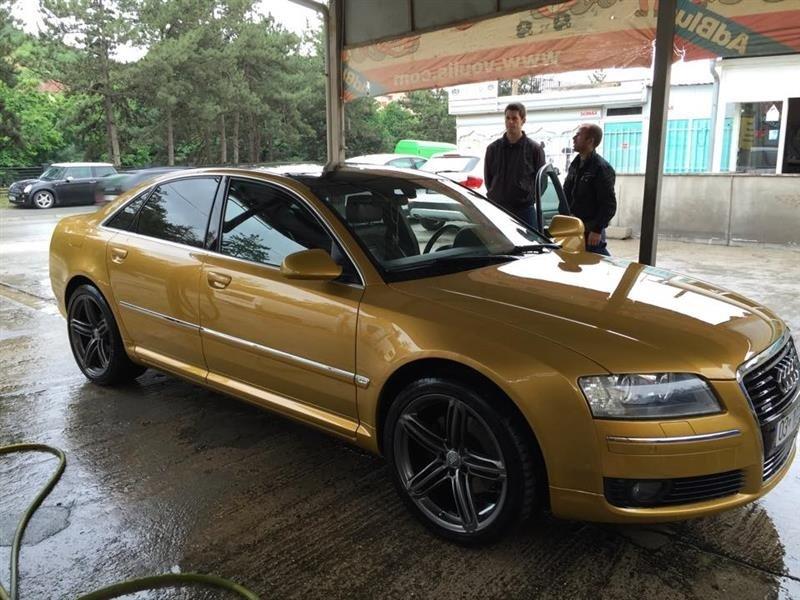shitet-audi-A8-