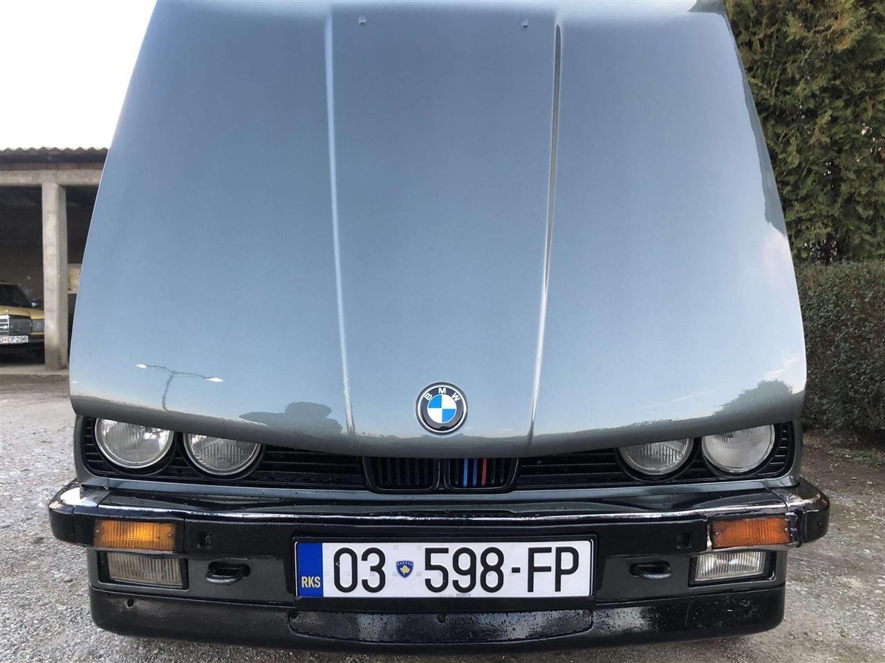 BMW-E30