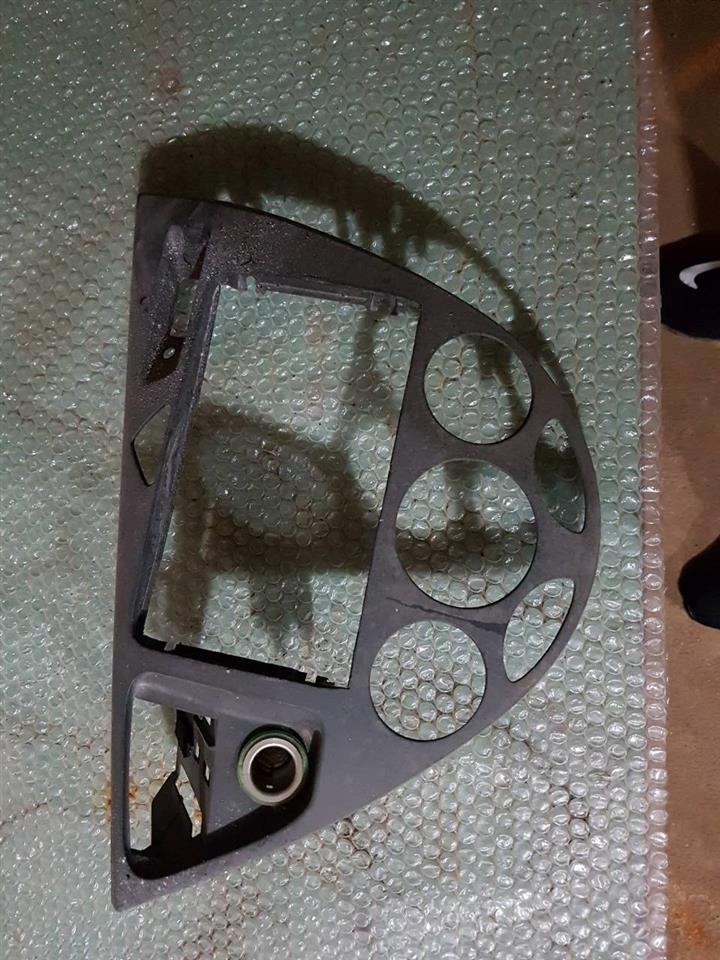 Maske-për-Ford-Focus-2003-