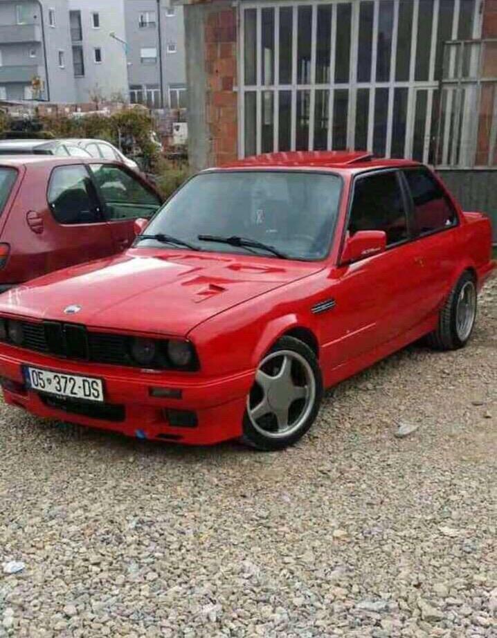 BMW-E30
