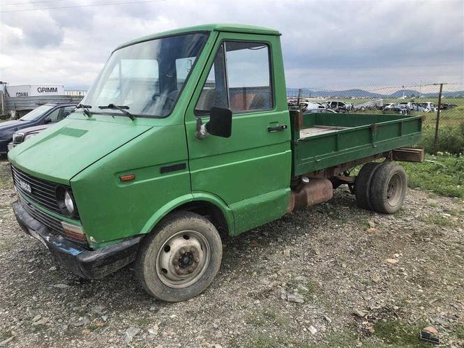 Shes Iveko 2.4
