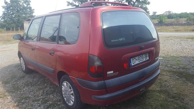 shes renault 