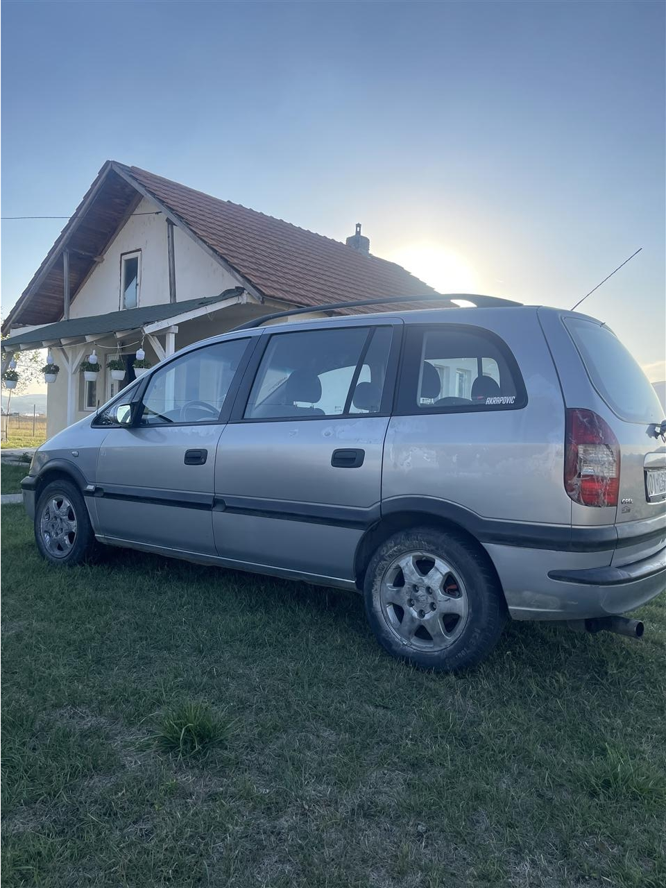 Shes-Opel-Zafira-2-0dizell